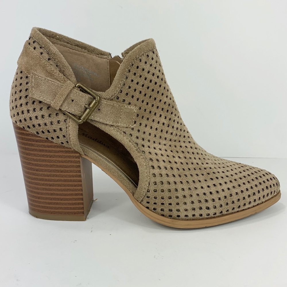 Mark and Maddux Tan Suede Booties size 8